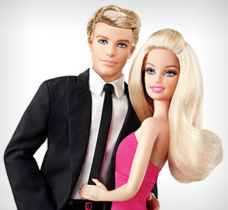 Ken és Barbie - annyira igaziak, mint a műfenyő alakja